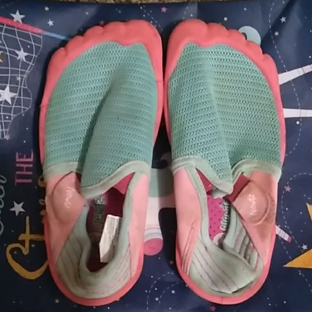 Toddler water shoes 9/10